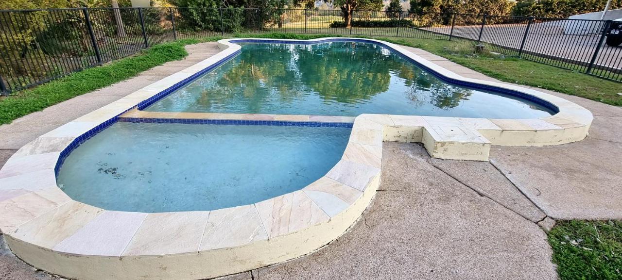 Y Motels Gympie Bagian luar foto